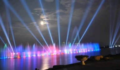 東營(yíng)清風(fēng)湖（激光音樂(lè)噴泉秀）